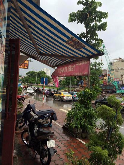 Cơn mưa rào khiến Hà Nội ngập cục bộ ảnh 7